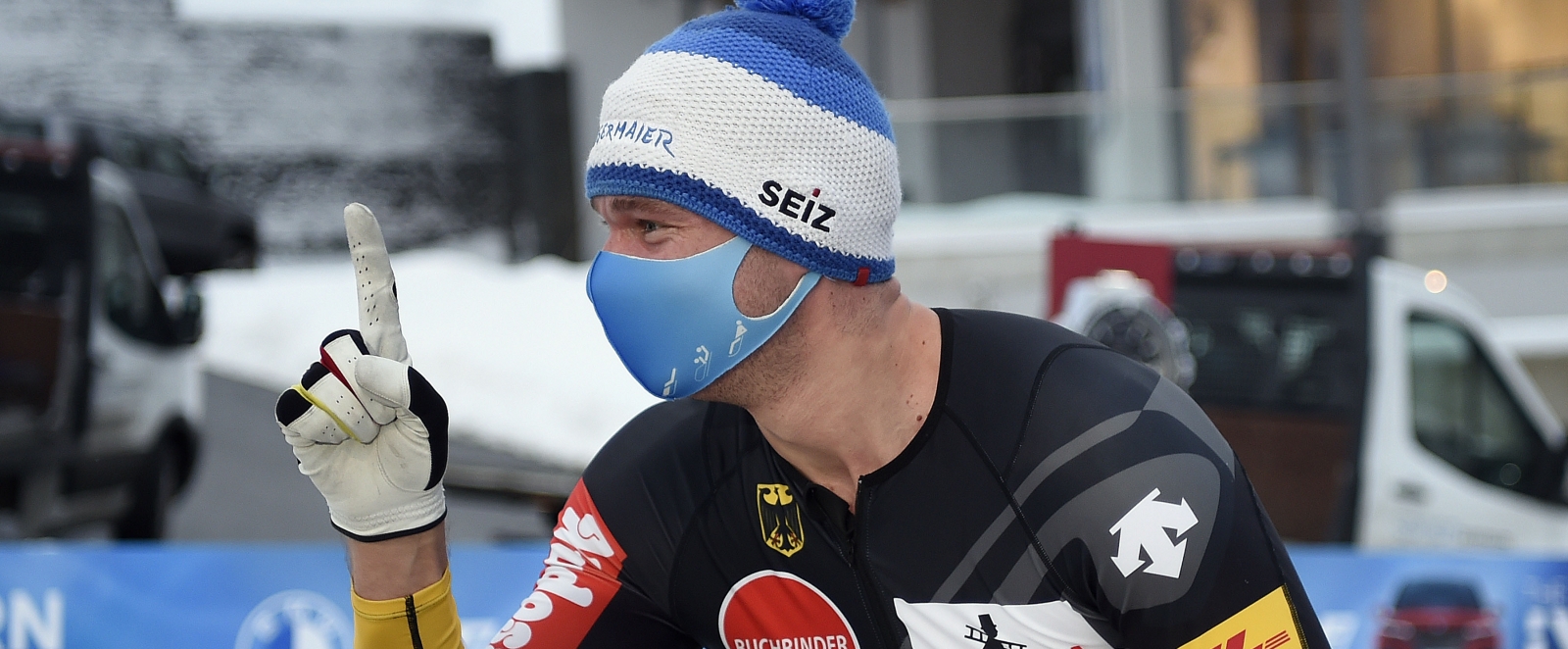 Bobfahrer Johannes Lochner jubelt.