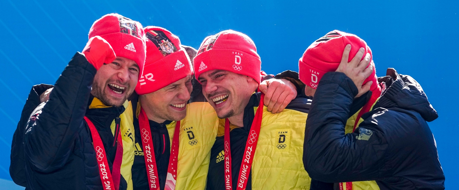 Vierbobmannschaft um Christopher Weber auf dem Podium mit Silber