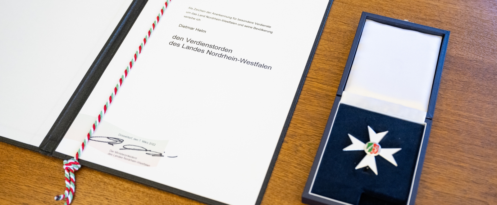 Der Verdienstorden des Landes Nordrhein-Westfalen