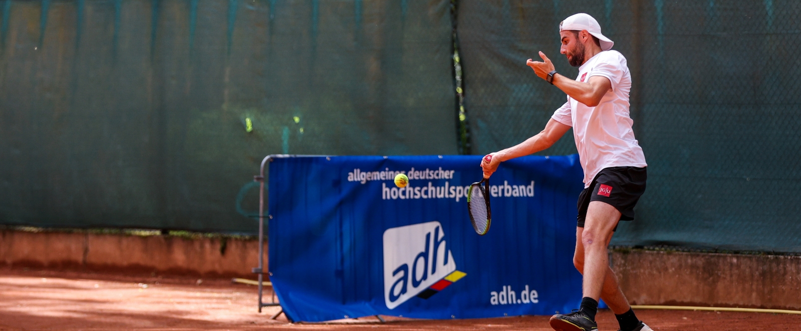 Sieger des Herren-Tennis-Rückschlagspiels