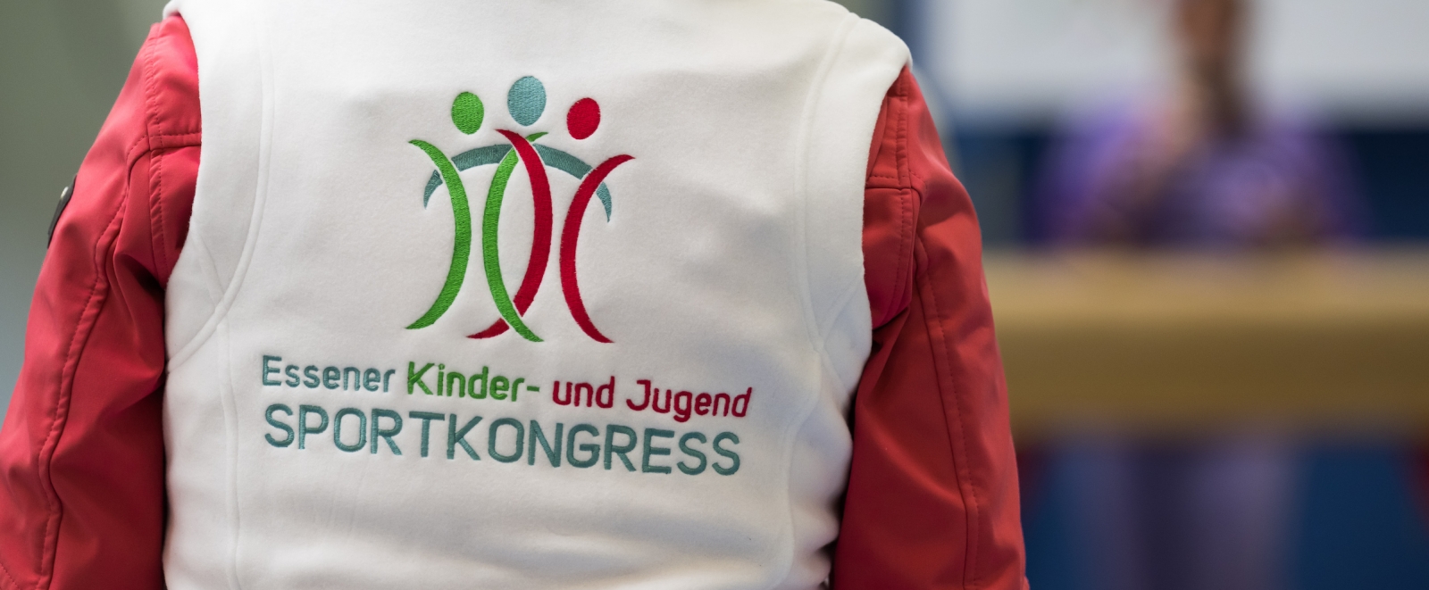 Jacke mit Logo und Schriftzug des Kongresses