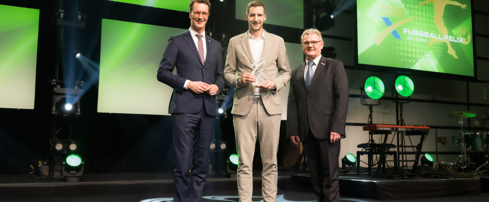 Hendrik Wüst und Christofer Heimeroth bei der FELIX-Verleihung