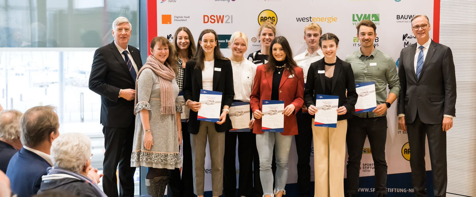 90 Athletinnen und Athleten mit NRW-Sportstiftungs-Stipendium ausgezeichnet
