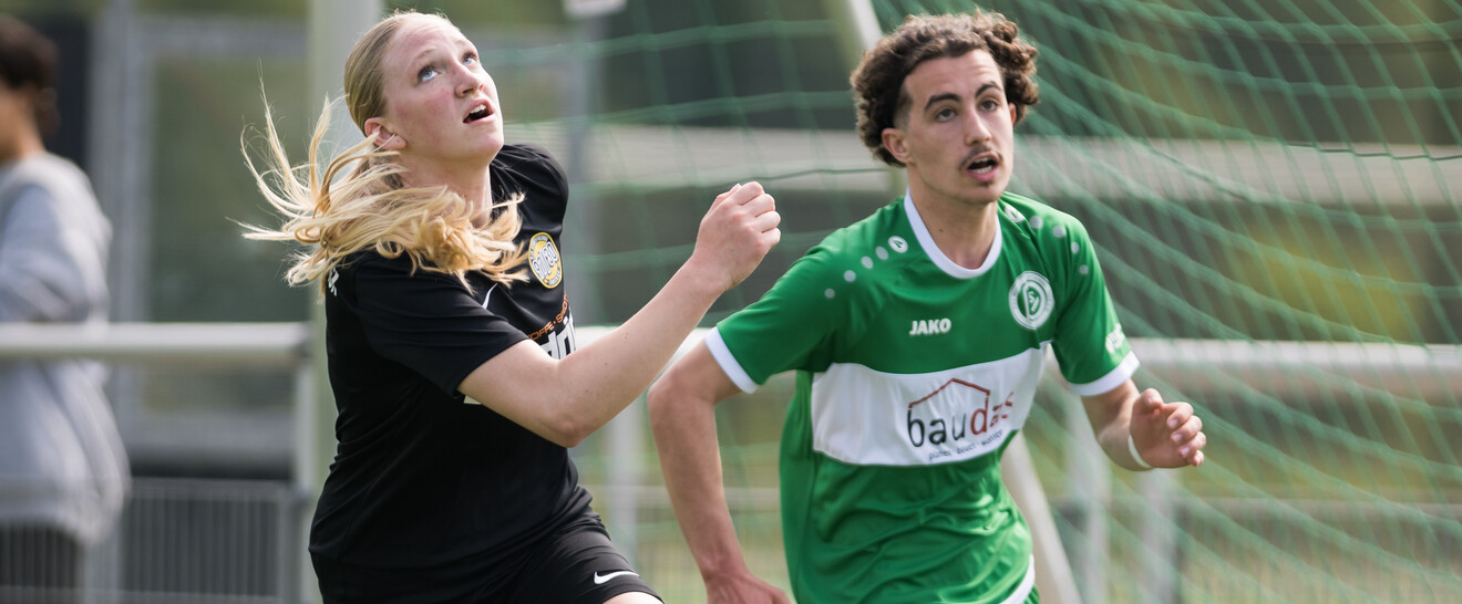 Mailin Tenhagen in Aktion auf Fußballplatz