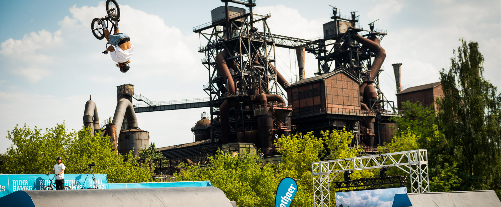 Die BMX-Wettbewerbe fanden vor einem Industrie-Setting statt