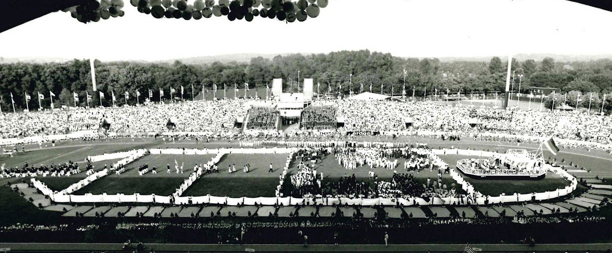 Schwarz-Weiß Foto der Eröffnungsfeier der Universiade 1989