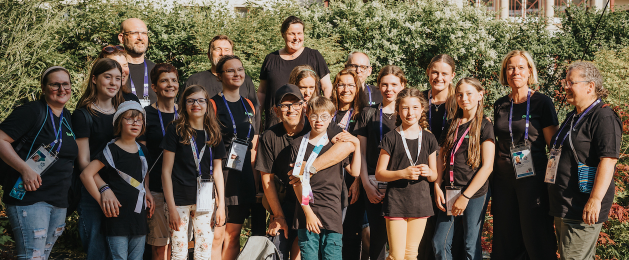 Gruppenfoto mit Sportlerinnen und Sportlern