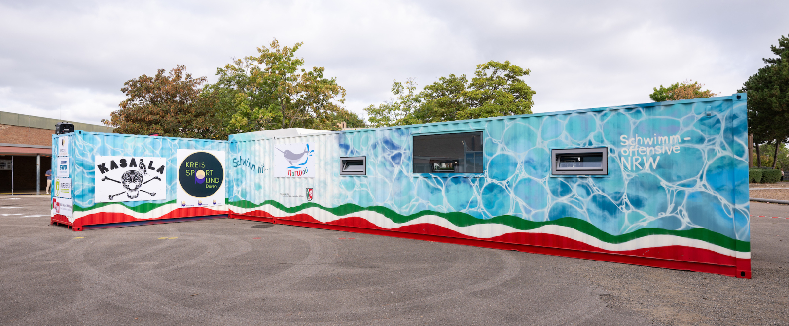 Der Schwimmcontainer von außen