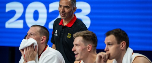 Ben Meftah bei der Basketball-WM hinter Spielern 