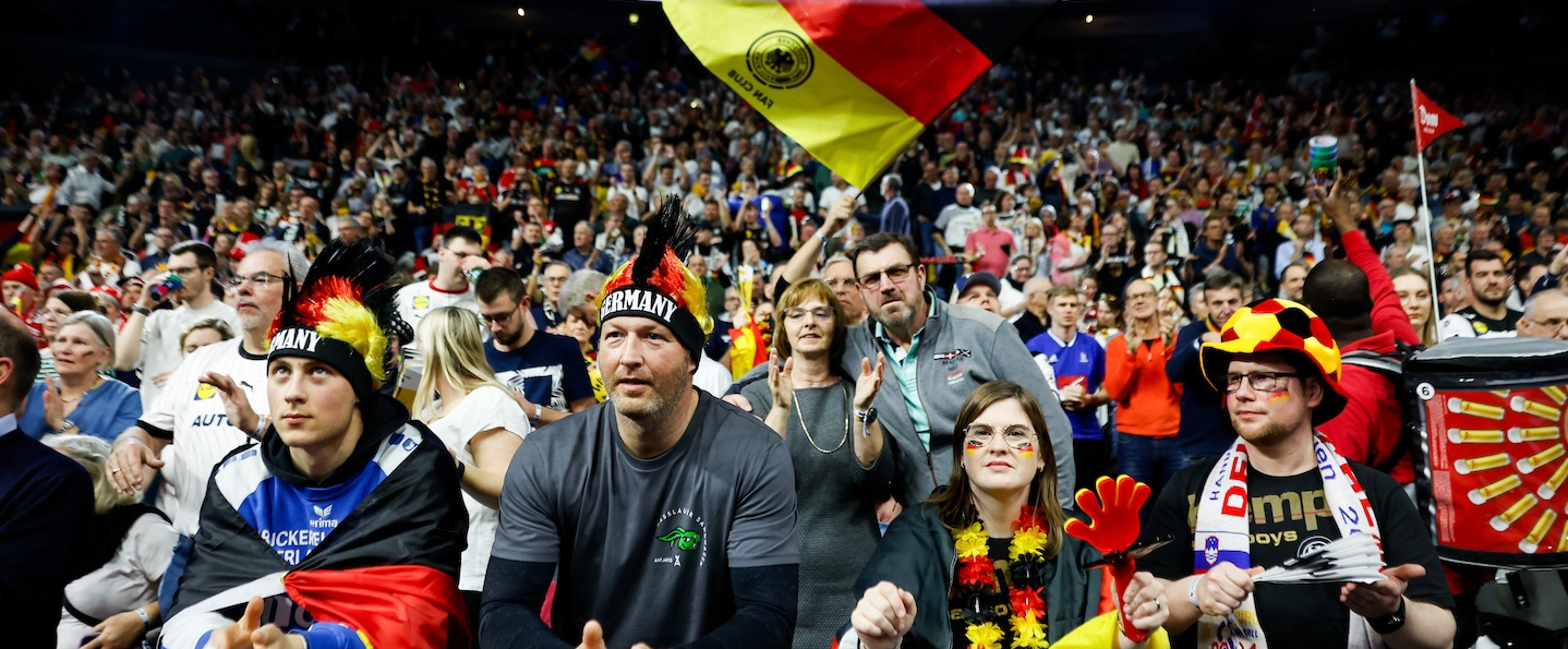 Handballfans in der Lanxess arena