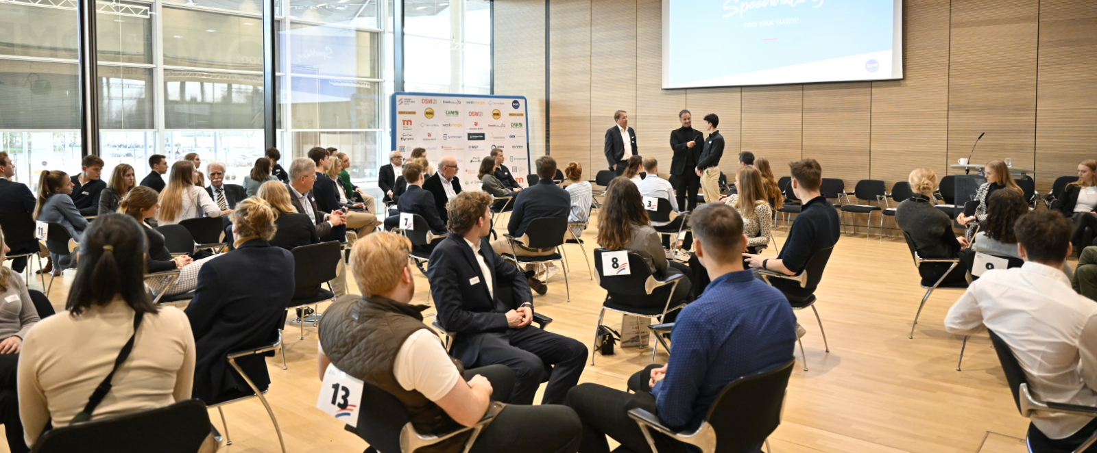 Teilnehmende am Captains Day beim Speedating
