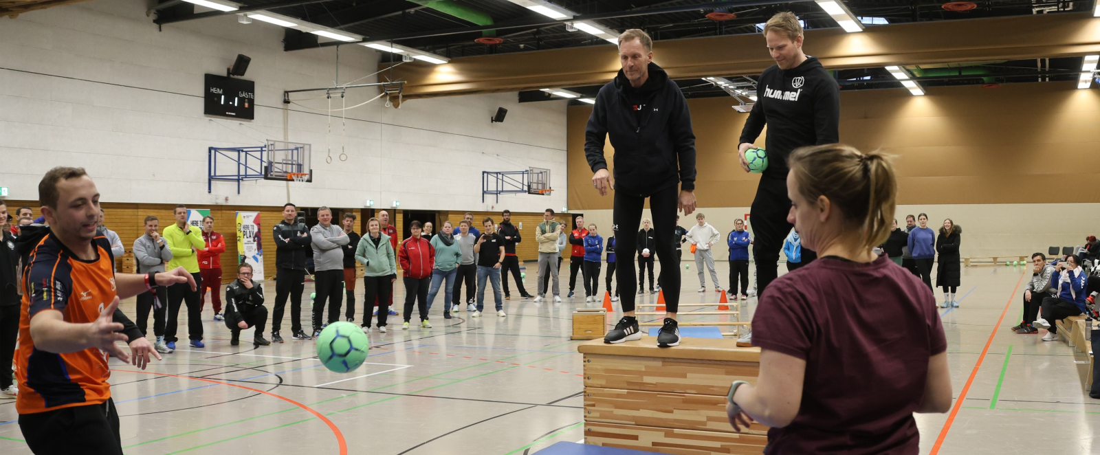 Lehrkräfte werden im Kinderhandball ausgebildet