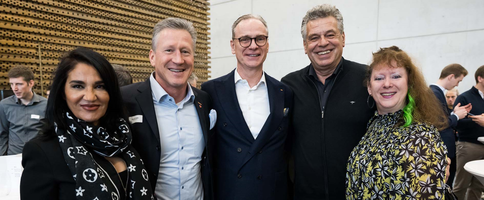 Andrea Milz mit vier weiteren Personen beim Captains Day