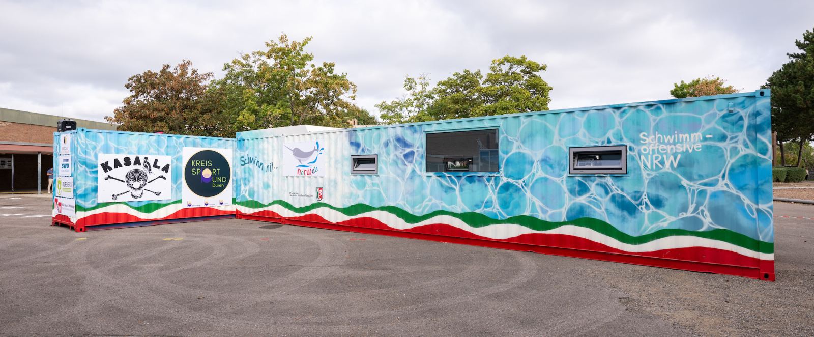 Der Schwimmcontainer von außen