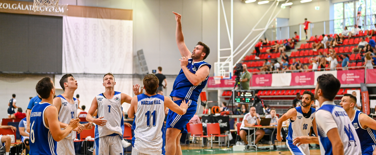 Ein Bild von einem Basketballspiel