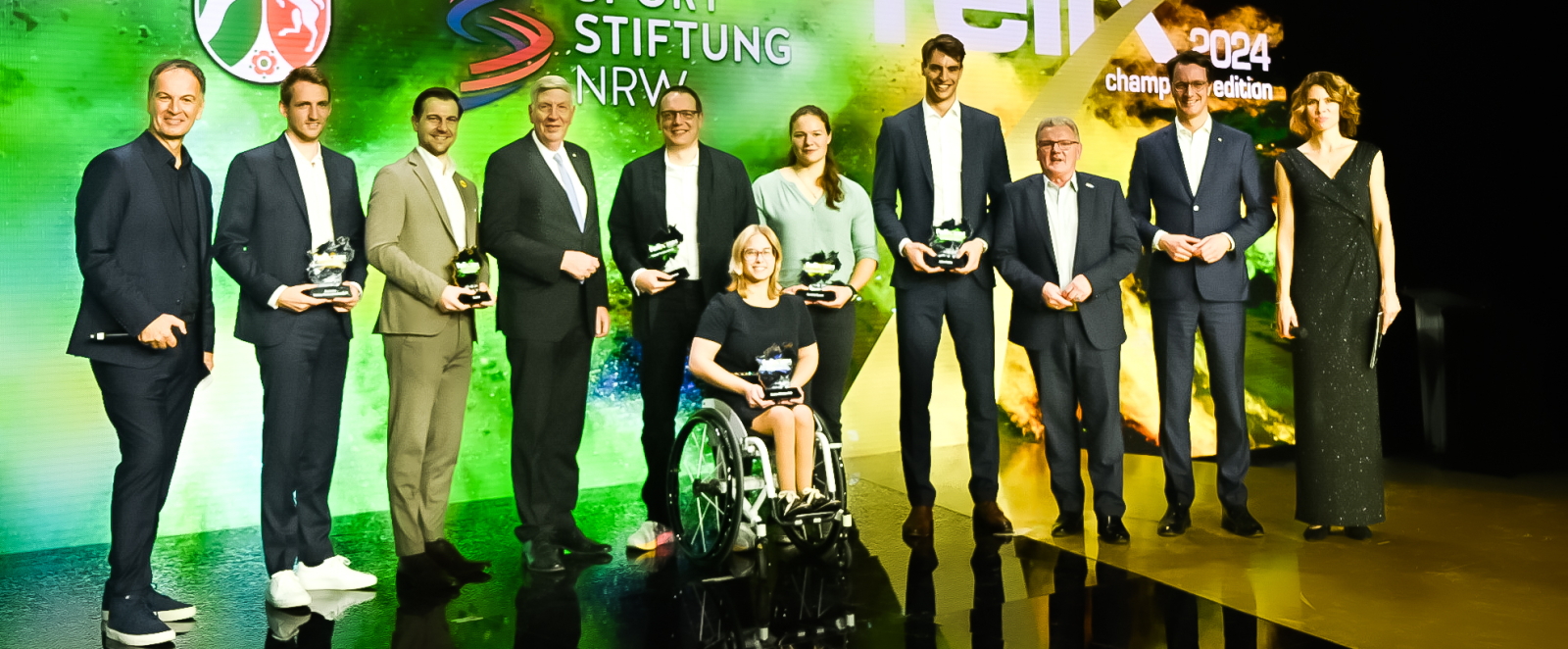 Preisträger*innen auf der Bühne beim felix award