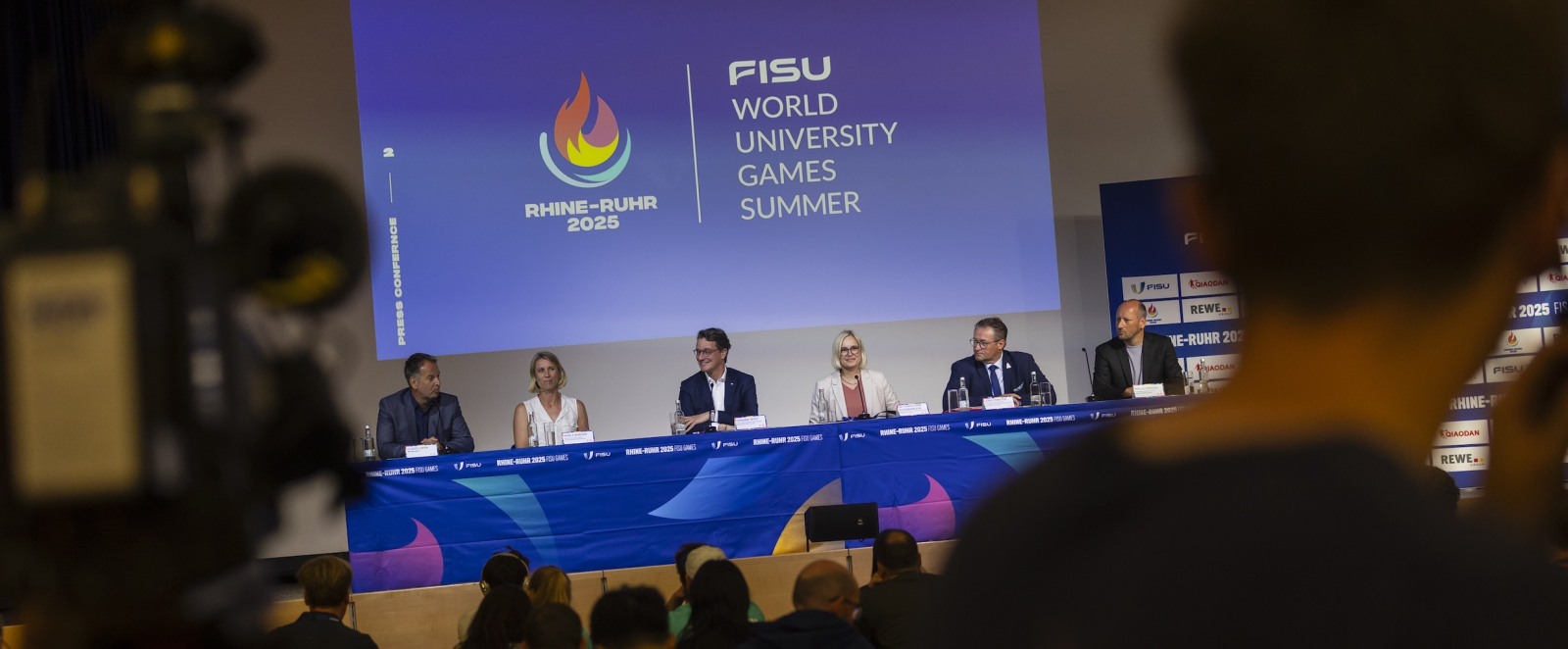 Podium bei der Eröffnungspressekonferenz der Rhine Ruhr Games 2025