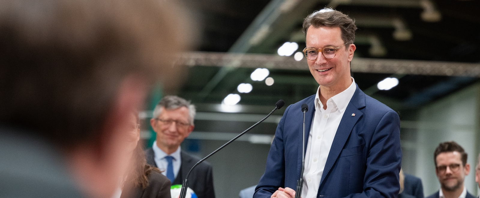 Hendrik Wüst am Rednerpult