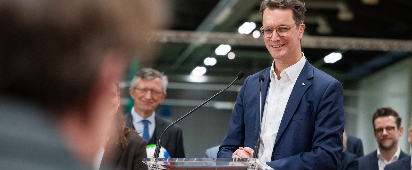 Hendrik Wüst am Rednerpult