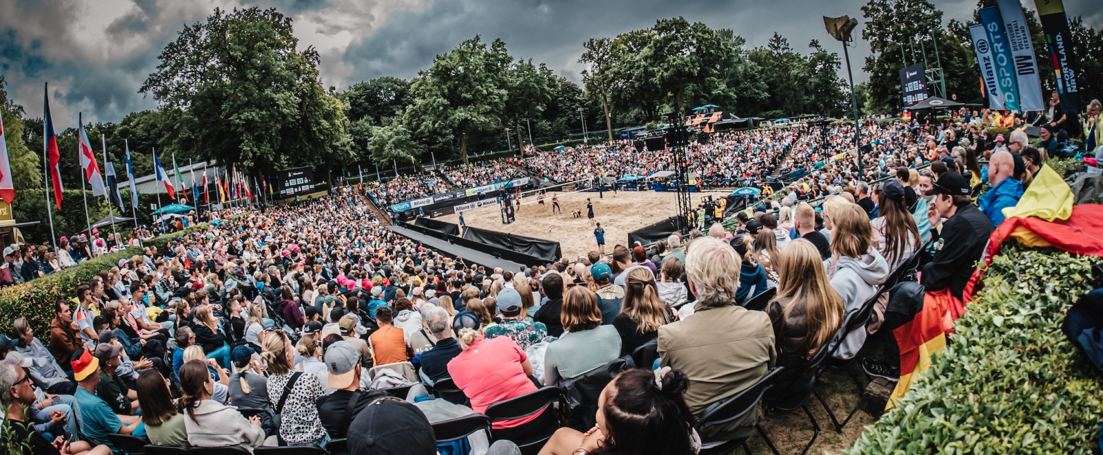 Blick von der Tribüne im Rochusclub bei der Beachvolleyball-EM