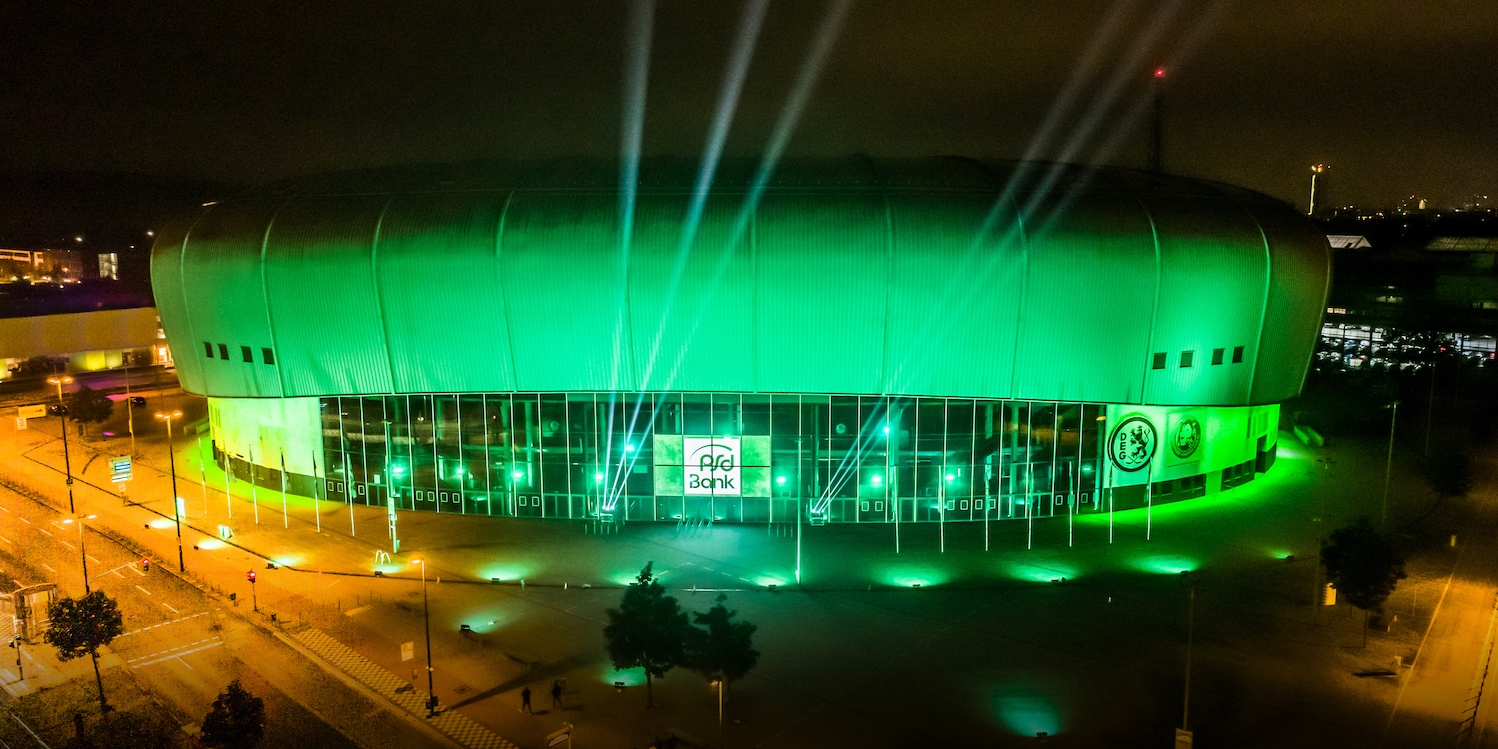 PSD BANK DOME, Außenansicht bei Nacht