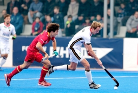 Zwei Hockeyspieler auf dem Feld