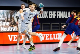 Handballspieler beim Sprungwurf