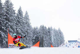 Snowboarder in Aktion beim Saisonfinale 2024