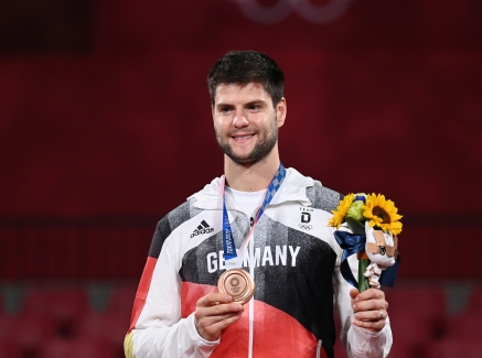 Dimitrij Ovtcharov mit seiner Bronzemedaille