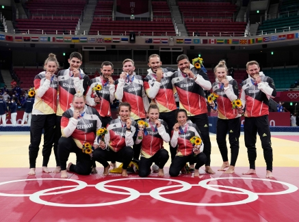 Judo MixTeam mit den Bronzemedaillen