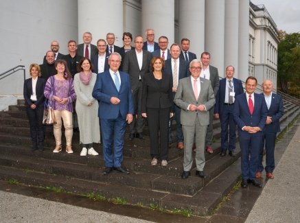 Gruppenfoto der Beteiligten an der Sportministerkonferenz