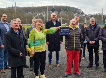 Andrea Milz besucht im Oberbergischen Kreis den Allgemeinen Sportclub Loope 1954 e.V. 