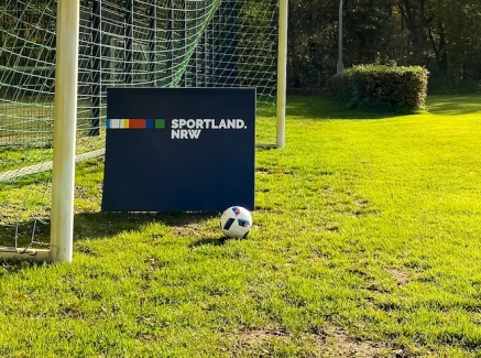 Sportland.NRW Logo mit Ball