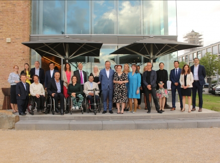 Mitglieder des Governing Boards des Internationalen Paralympischen Komitees mit der Bonner Oberbürgermeistern Katja Dörner und Staatssekretärin Andrea Milz / Bildquelle: Kristof Scheller / IPC: 