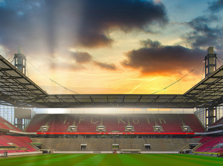 RheinEnergieSTADION Innen Abendsonne