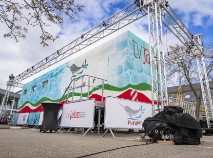 narwali Schwimmcontainer beim TV Jahn