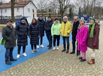 Andrea Milz mit weiteren Personen in Gütersloh
