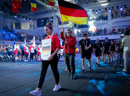 Deutsche Para Athtletinnen und Athleten beim Einmarsch