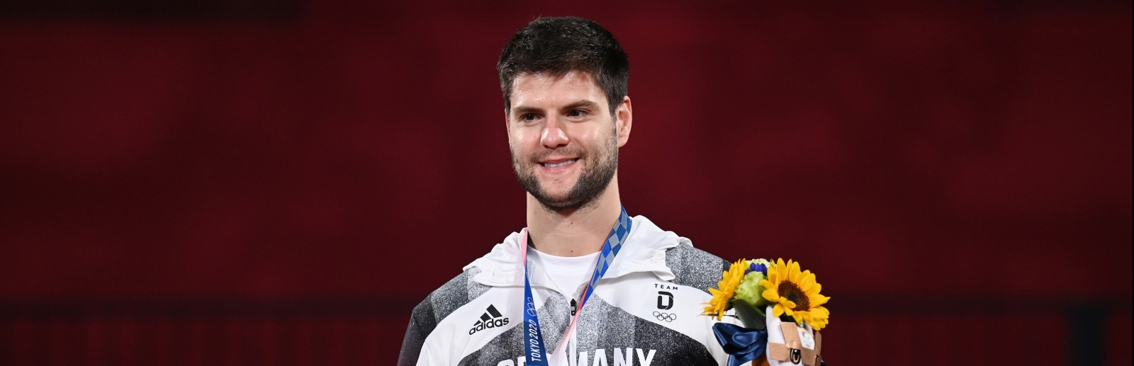 Dimitrij Ovtcharov mit seiner Bronzemedaille
