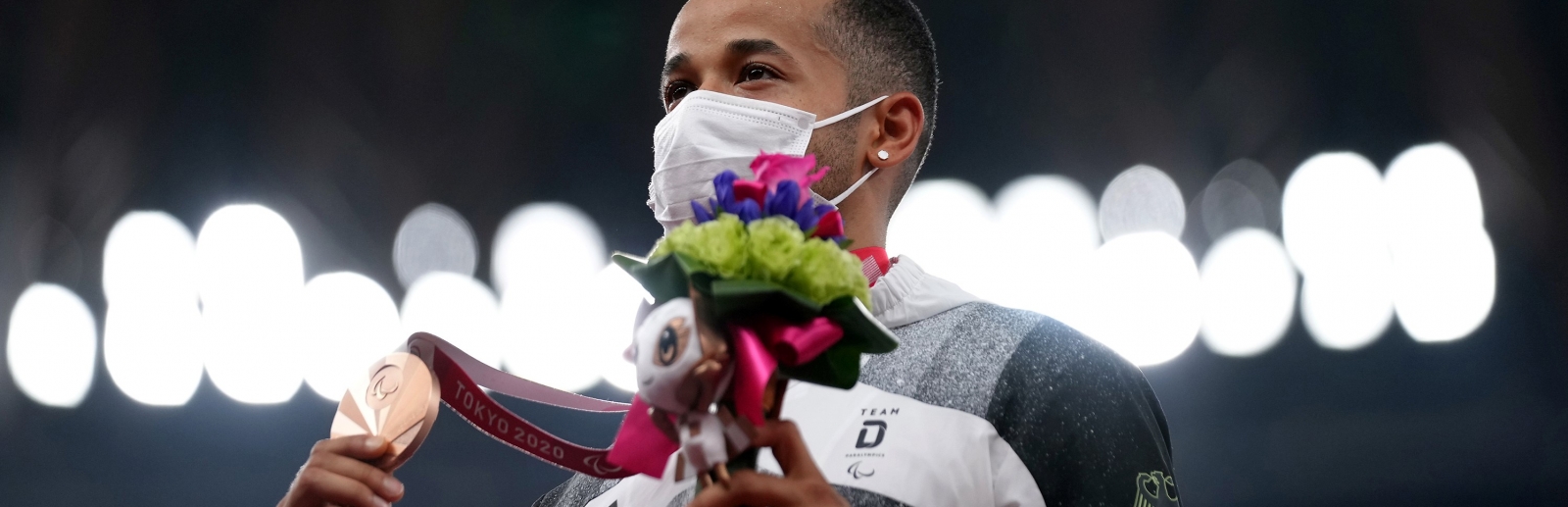 Weitspringer Léon Schäfer mit Bronzemedaille 