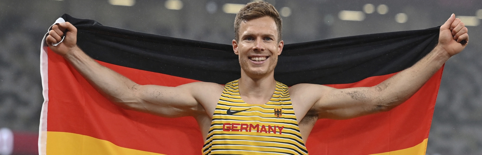 Markus Rehm mit Deutschlandfahne