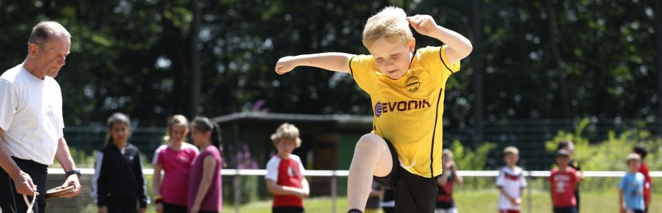 Sportplatz Kommune: Startschuss für 54 Standorte in Nordrhein-Westfalen