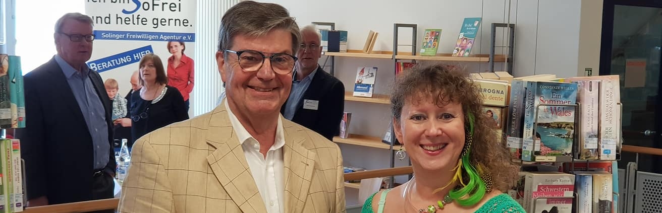 Staatssekretärin Andrea Milz mit Vorsitzendem Hans-Reiner Häußler