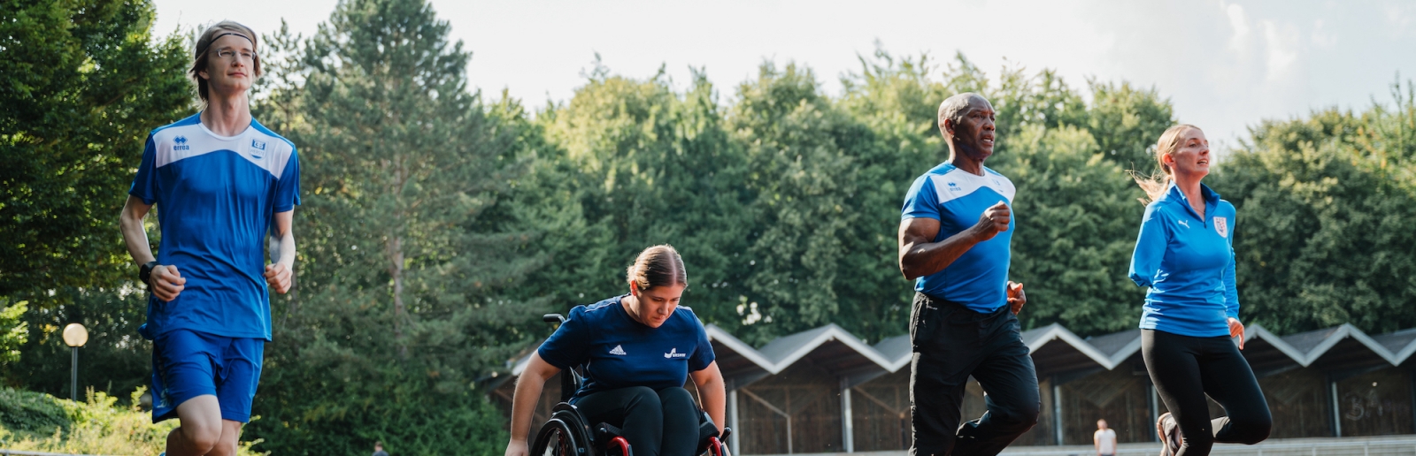 Vier Läufer mit verschiedenen Handicaps