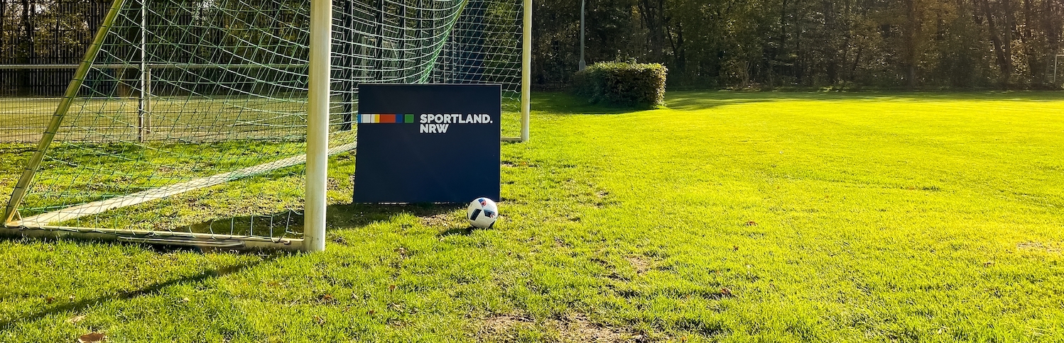 Sportland.NRW Logo mit Ball