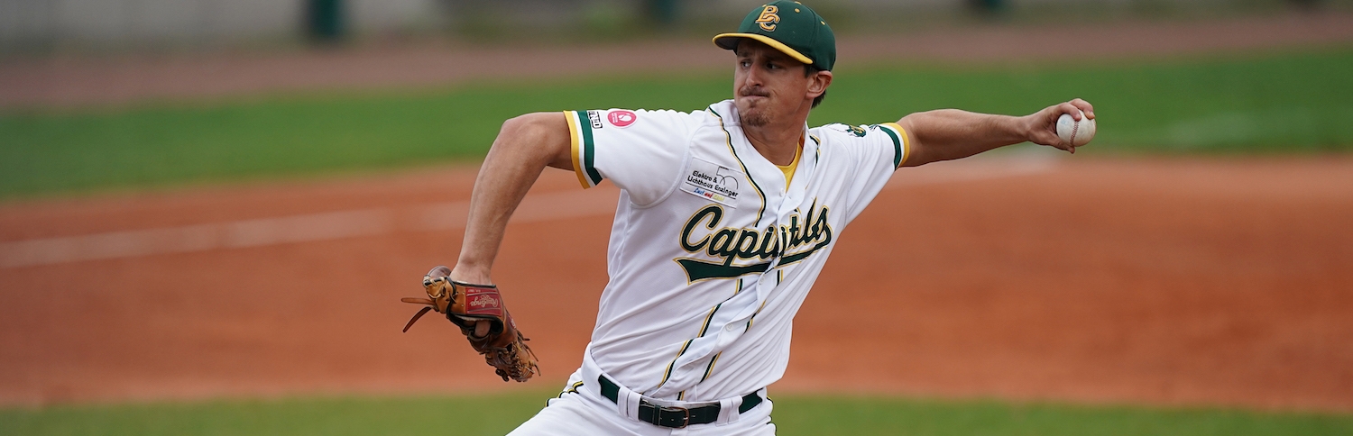 Baseballspieler beim Wurf