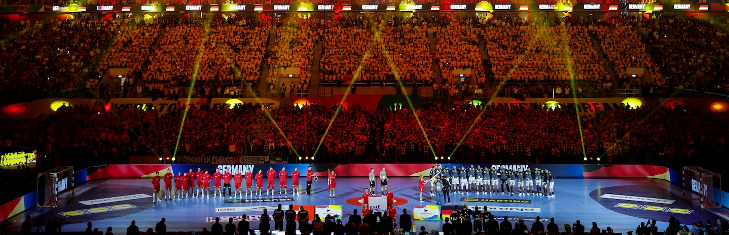 Ausverkaufte Düsseldorf Arena kurz vor Spielbeginn