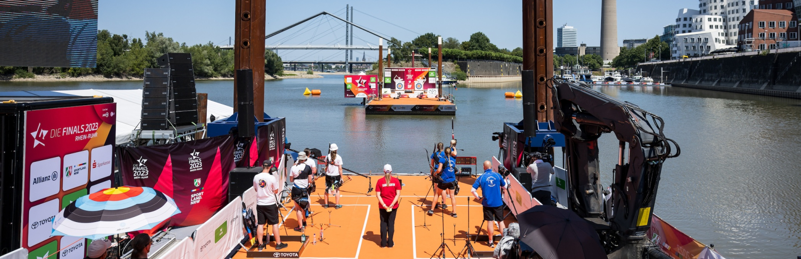 Bogensport im Medienhafen Düsseldorf bei den Finals 