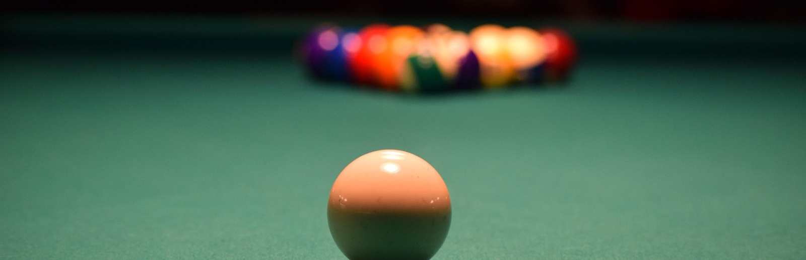 Billardkugeln auf einem Tisch