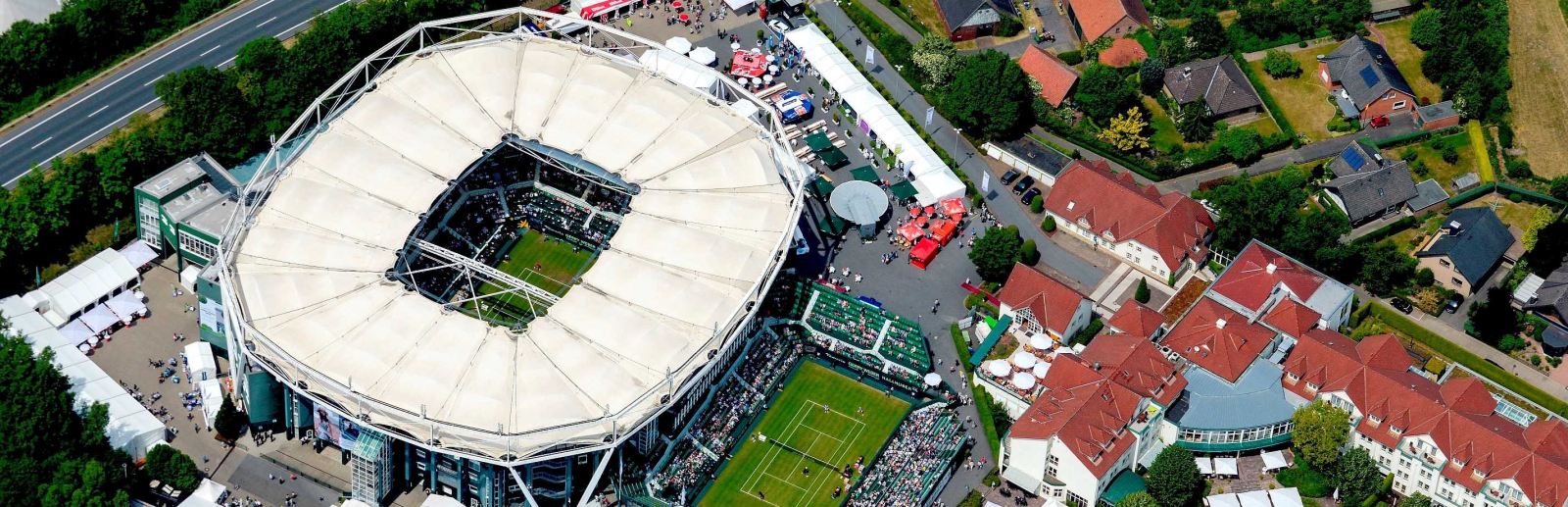 Tennis-Arena bei den Terra Wortmann Open von oben